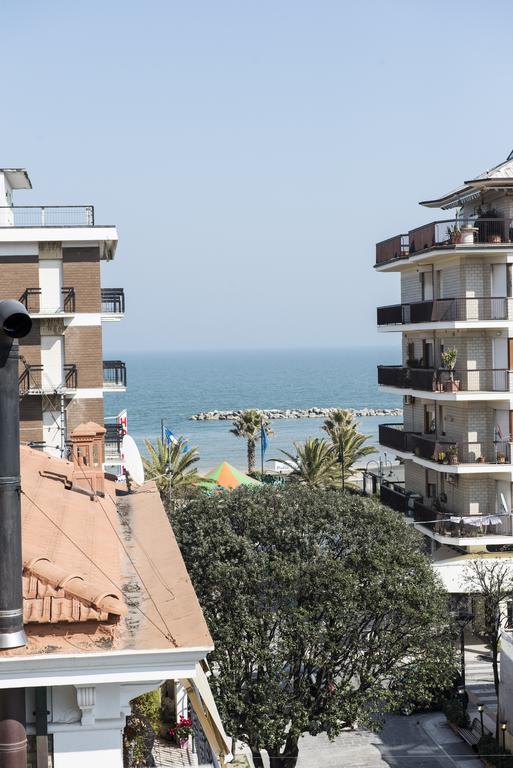 Hotel Gabbiano ポルト・サン・ジョルジョ エクステリア 写真
