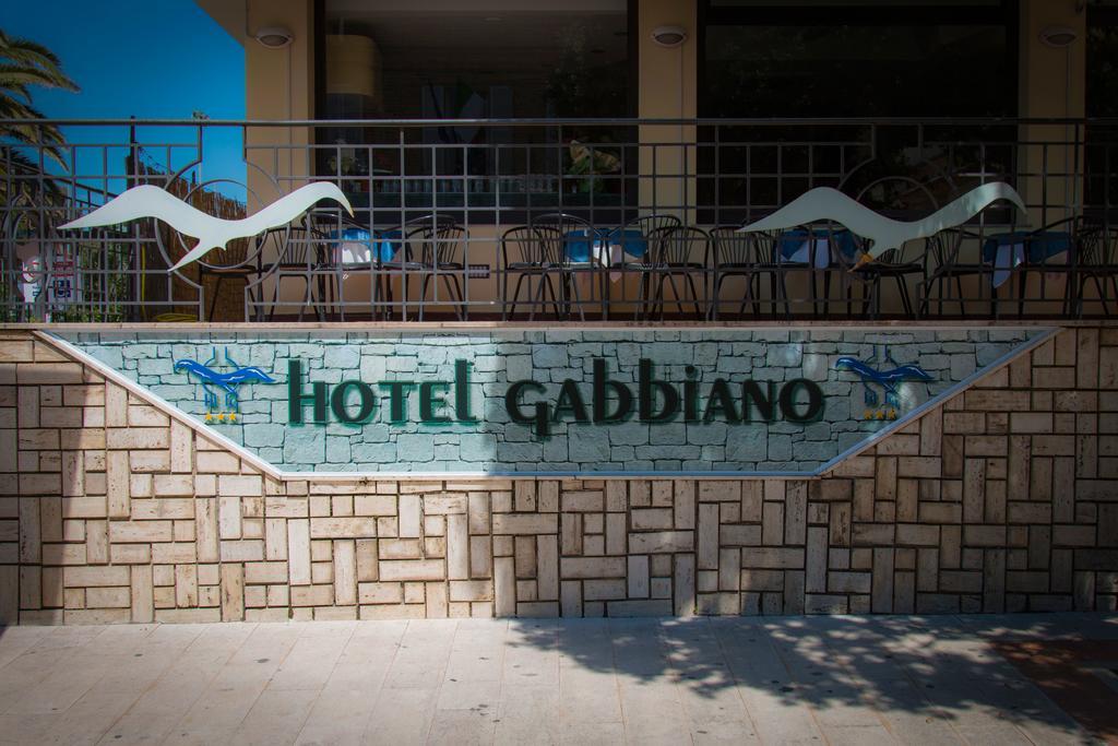 Hotel Gabbiano ポルト・サン・ジョルジョ エクステリア 写真